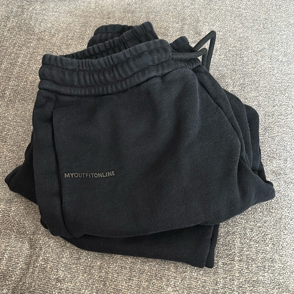 never worn my outfit online sweats